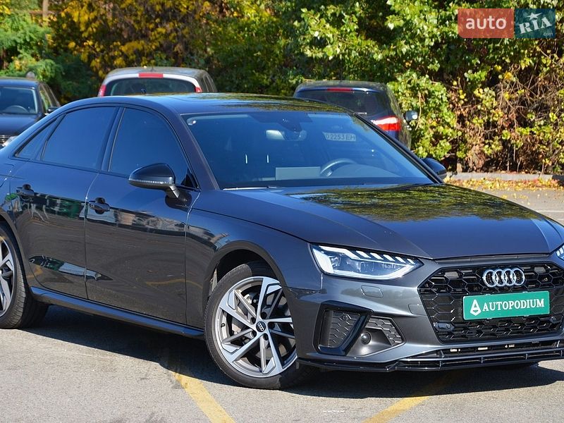 Седан Audi A4 2022 в Киеве