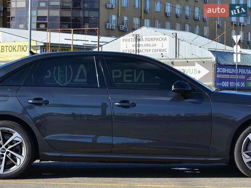 Седан Audi A4 2022 в Києві