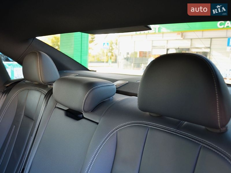 Седан Audi A4 2022 в Києві