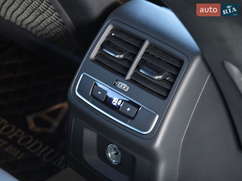 Седан Audi A4 2022 в Києві