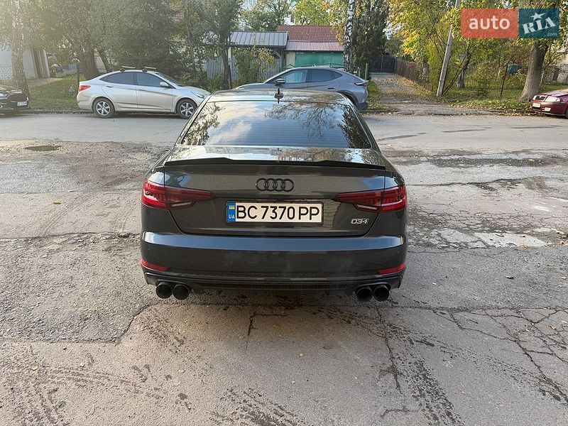 Седан Audi A4 2017 в Львове