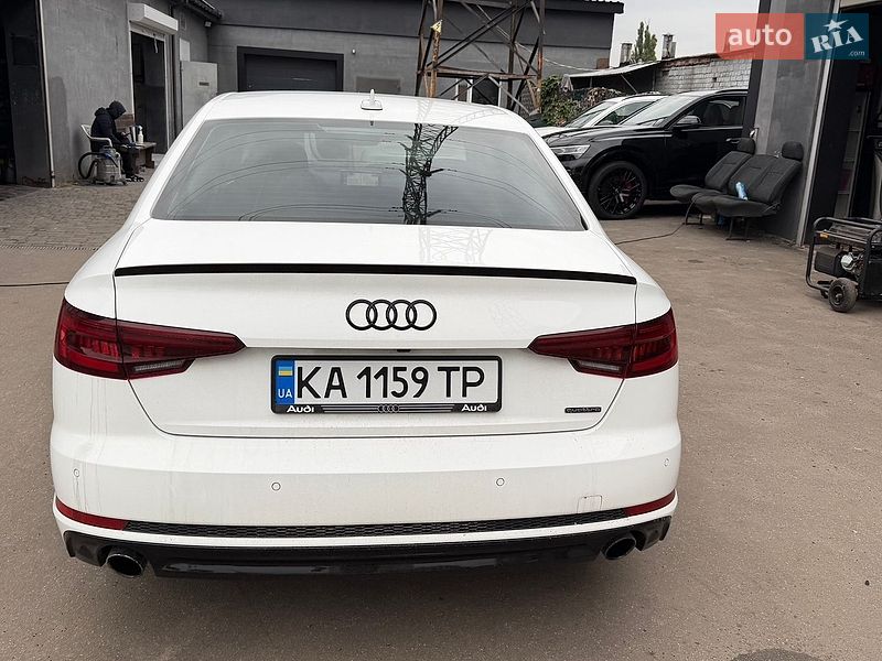 Седан Audi A4 2018 в Киеве