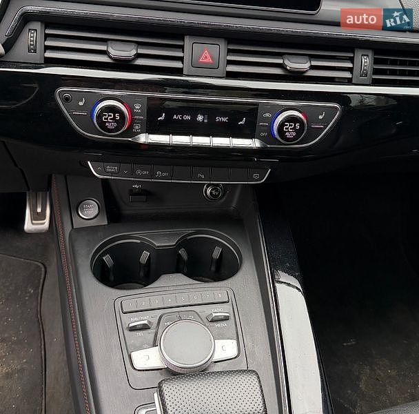 Седан Audi A4 2018 в Киеве