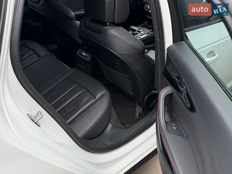 Седан Audi A4 2018 в Киеве