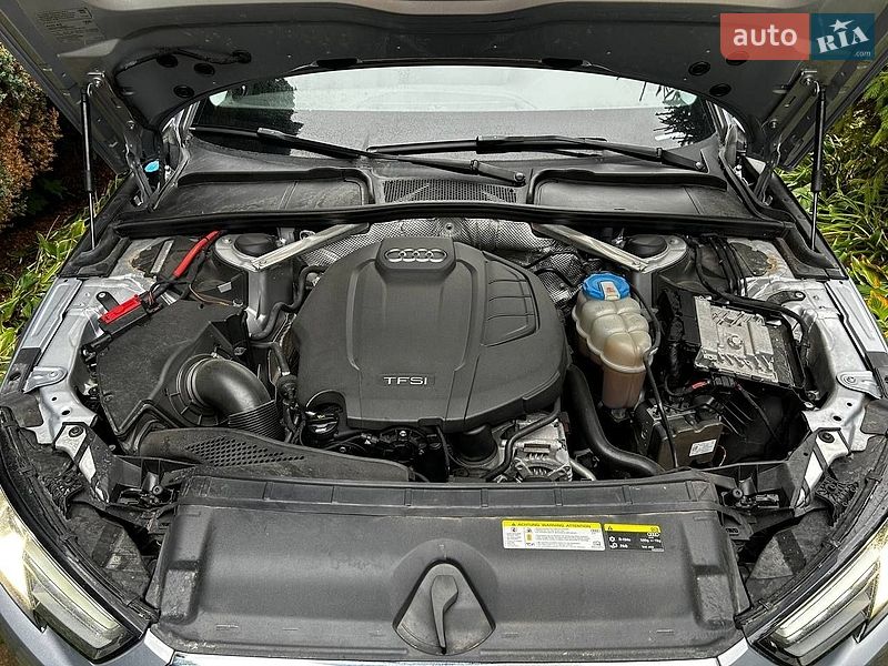 Седан Audi A4 2015 в Комарному