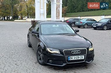 Седан Audi A4 2011 в Остроге