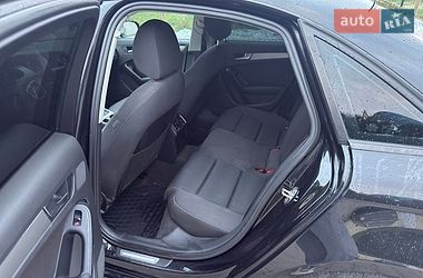 Седан Audi A4 2011 в Остроге