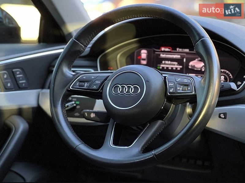 Седан Audi A4 2016 в Пустомытах