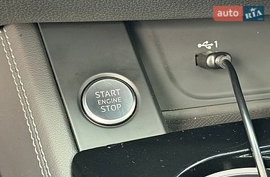 Седан Audi A4 2024 в Києві