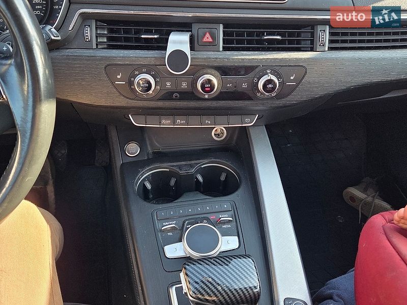 Универсал Audi A4 2017 в Киеве