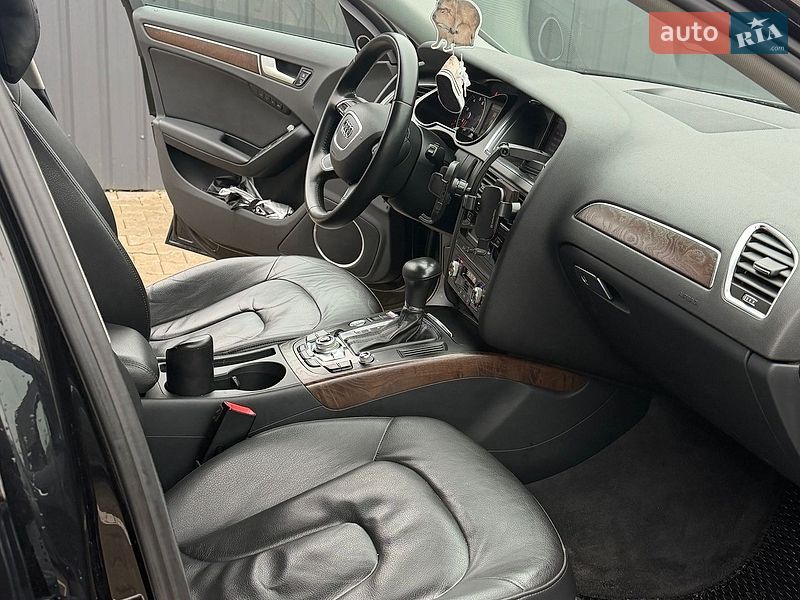 Седан Audi A4 2012 в Шептицькому