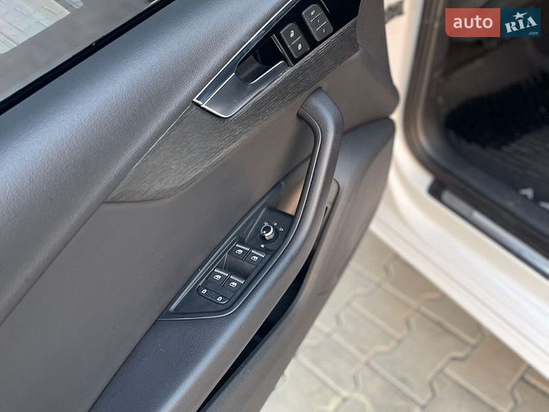 Седан Audi A4 2021 в Стрые