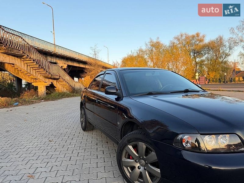 Седан Audi A4 1997 в Дрогобичі