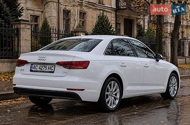 Седан Audi A4 2017 в Луцьку