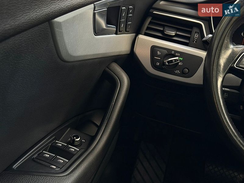 Седан Audi A4 2016 в Радивиліві