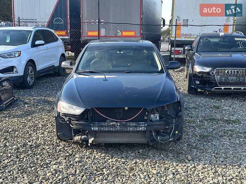 Седан Audi A4 2014 в Львові