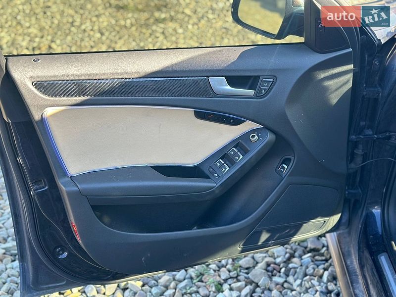 Седан Audi A4 2014 в Львові