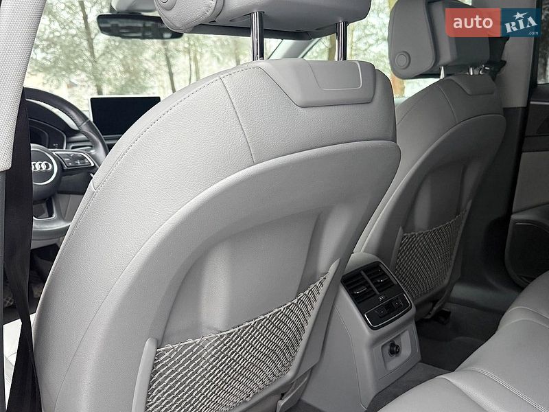 Седан Audi A4 2018 в Киеве