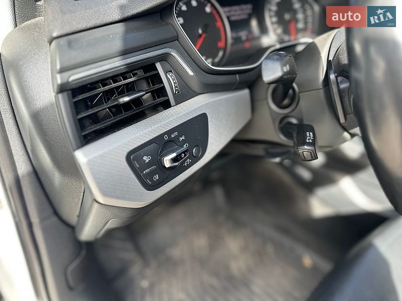 Седан Audi A4 2015 в Полтаве