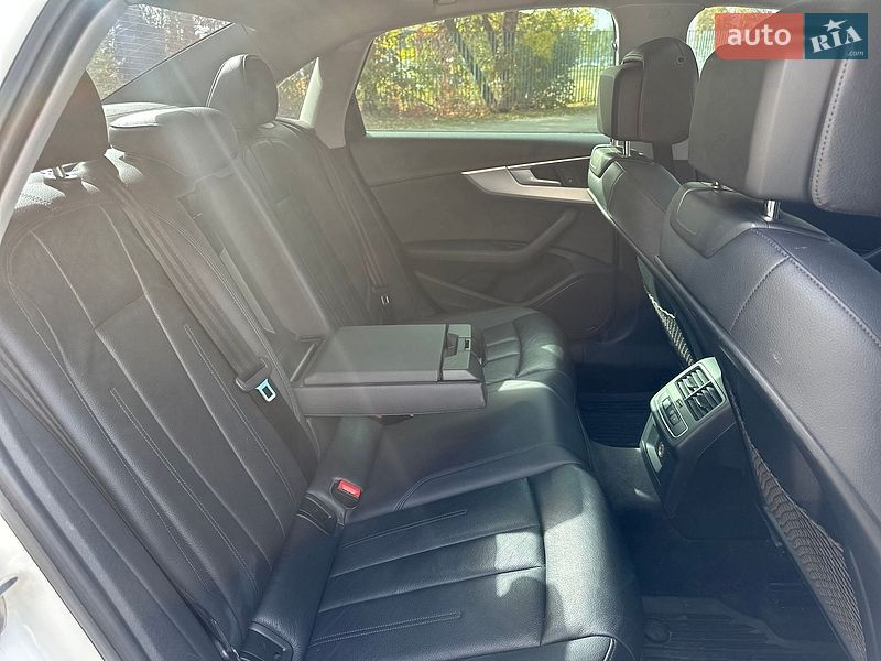 Седан Audi A4 2015 в Полтаве