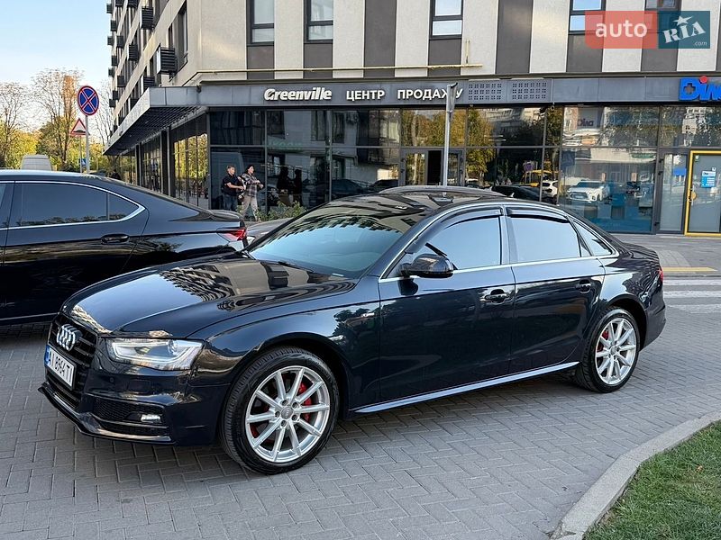 Седан Audi A4 2015 в Львове