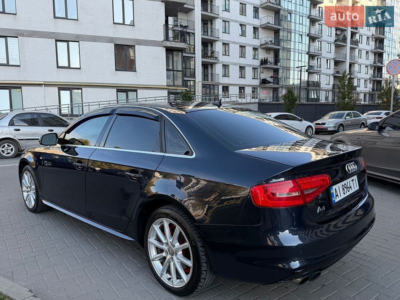 Седан Audi A4 2015 в Львове