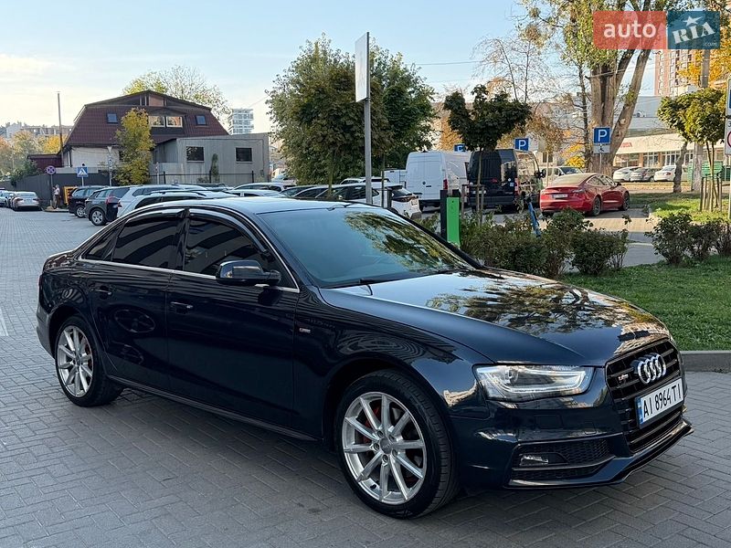 Седан Audi A4 2015 в Львове