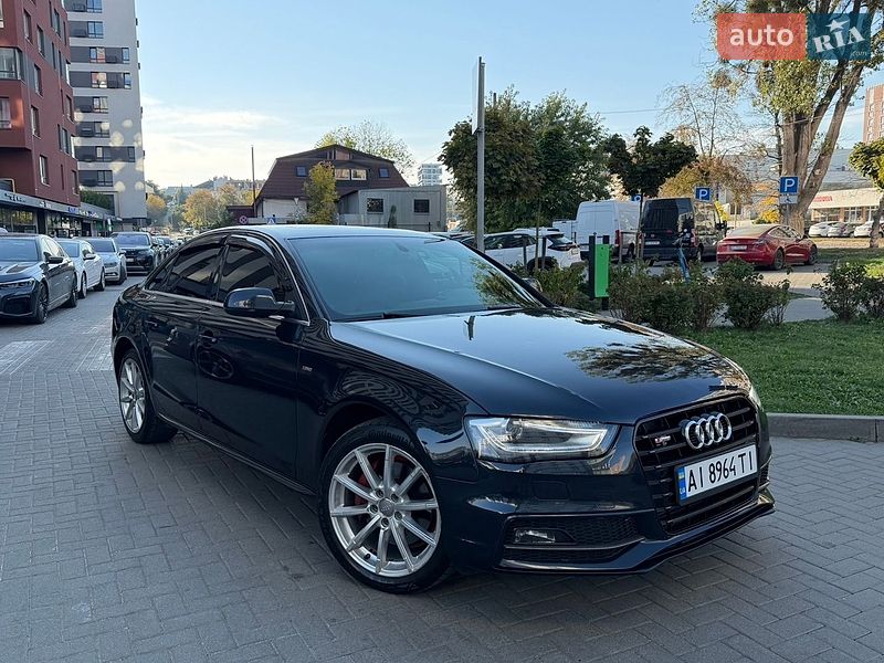 Седан Audi A4 2015 в Львове
