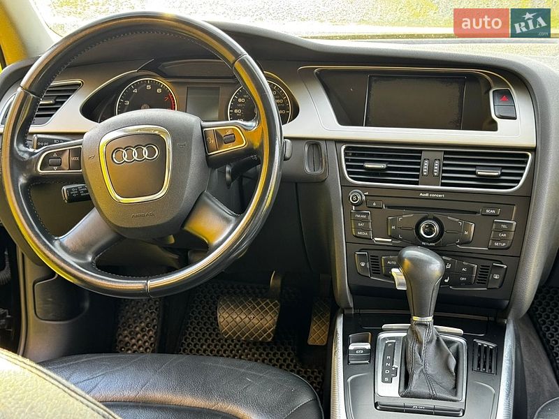Седан Audi A4 2011 в Кривом Роге