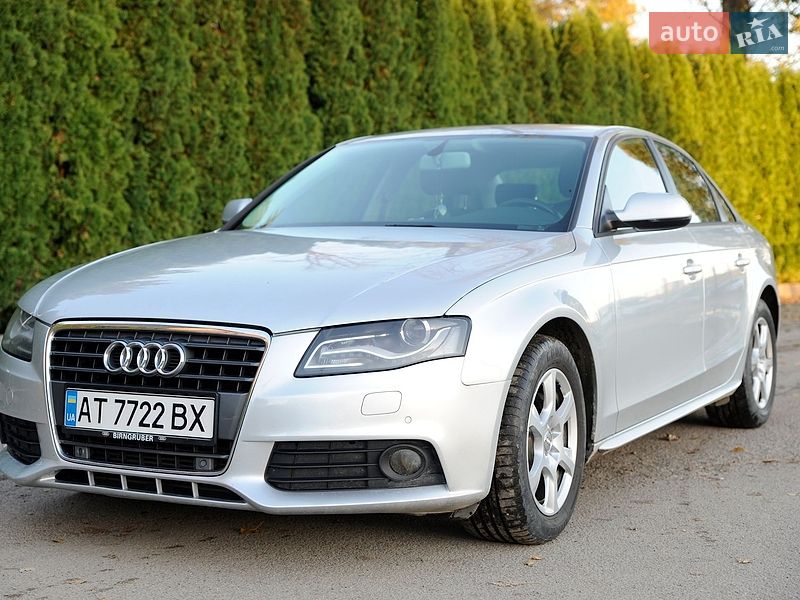 Седан Audi A4 2010 в Ивано-Франковске