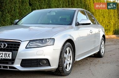 Седан Audi A4 2010 в Ивано-Франковске