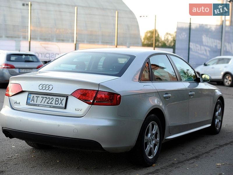 Седан Audi A4 2010 в Ивано-Франковске