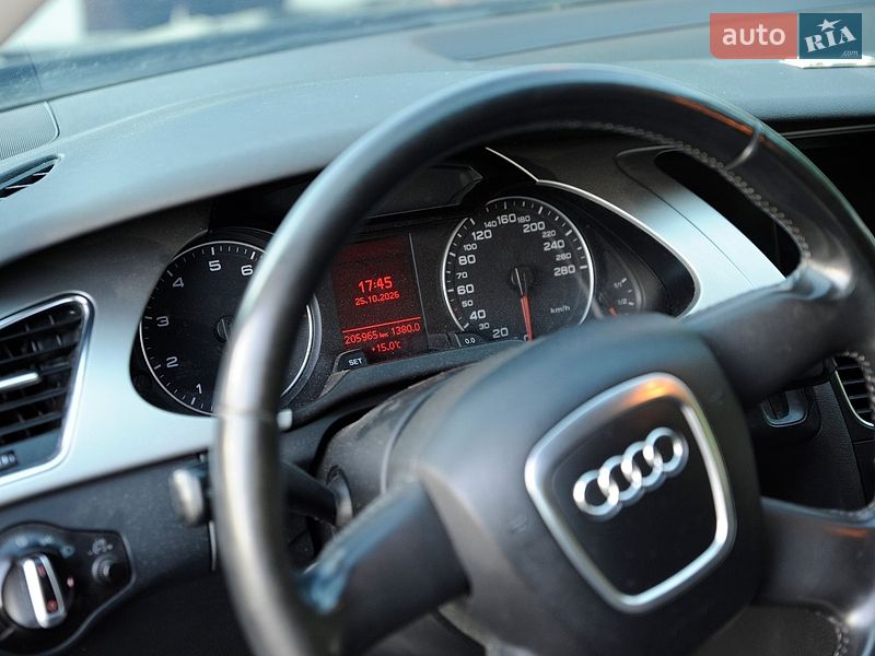 Седан Audi A4 2010 в Ивано-Франковске