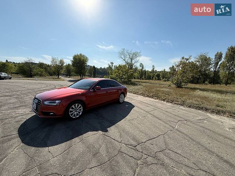 Седан Audi A4 2013 в Каменском