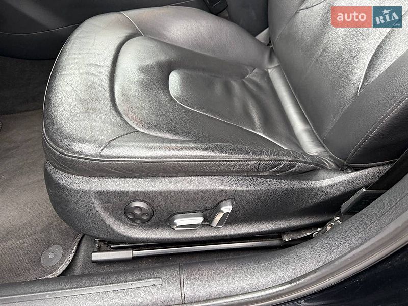 Седан Audi A4 2013 в Винниках