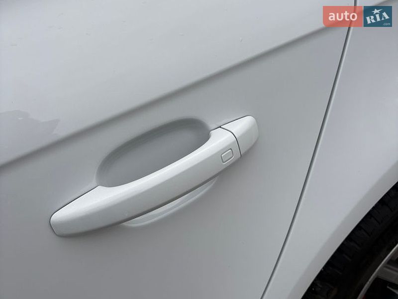 Седан Audi A4 2014 в Калиновке