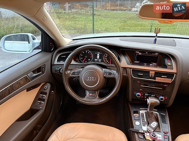 Седан Audi A4 2014 в Калиновке