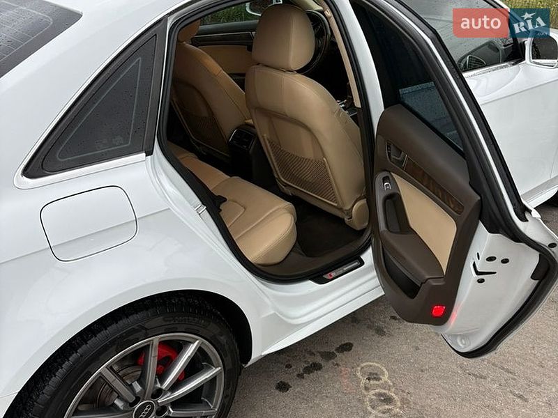 Седан Audi A4 2014 в Калиновке