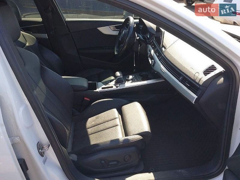 Седан Audi A4 2018 в Львове