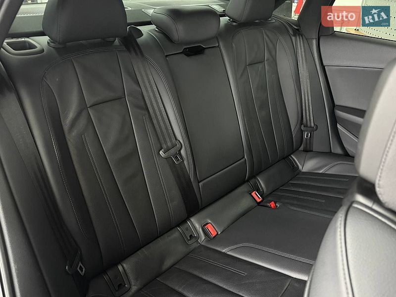 Седан Audi A4 2017 в Києві
