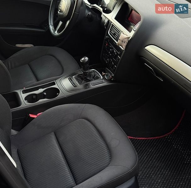 Седан Audi A4 2009 в Умані