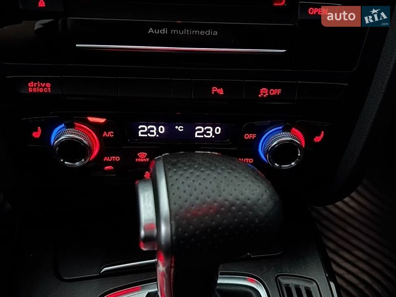 Седан Audi A4 2015 в Івано-Франково