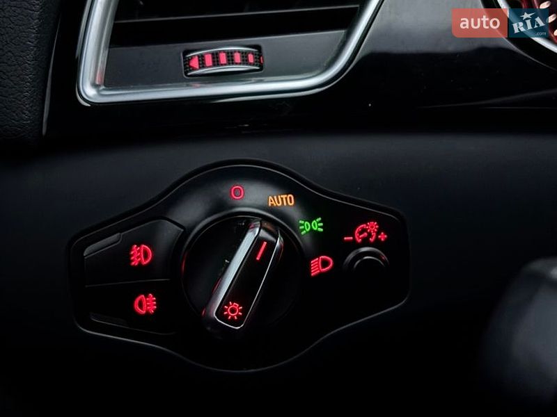 Седан Audi A4 2015 в Івано-Франково