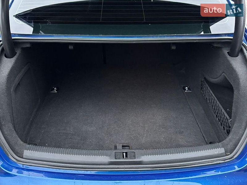 Седан Audi A4 2015 в Івано-Франково