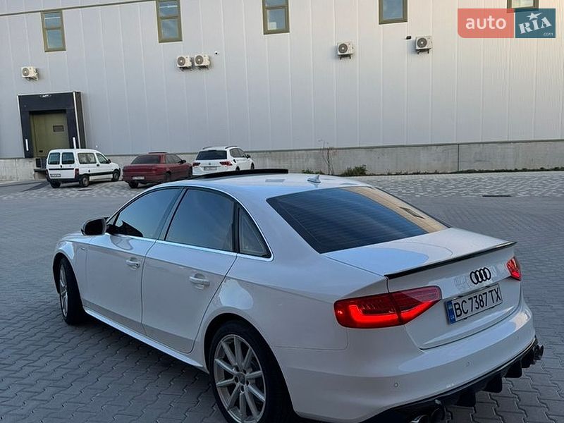Седан Audi A4 2015 в Львові