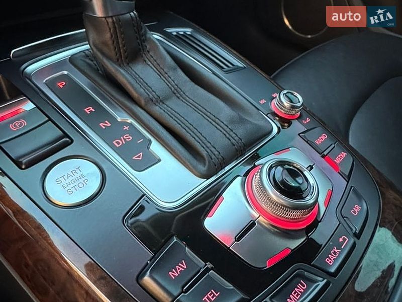 Седан Audi A4 2015 в Львові