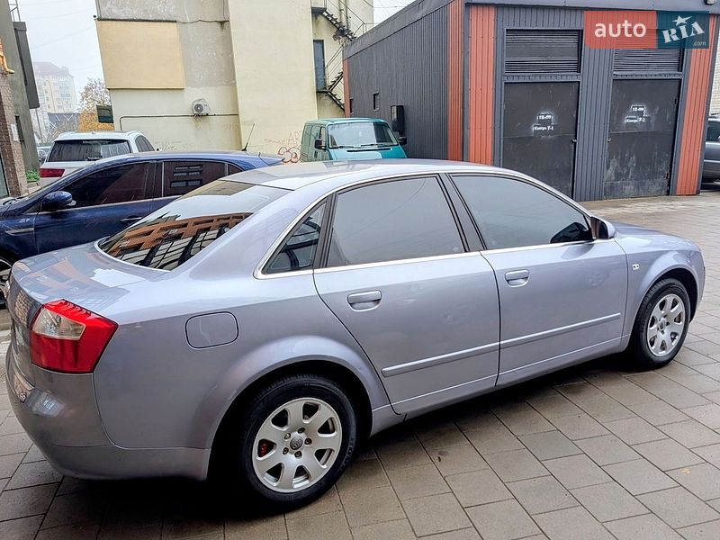 Седан Audi A4 2004 в Калуше