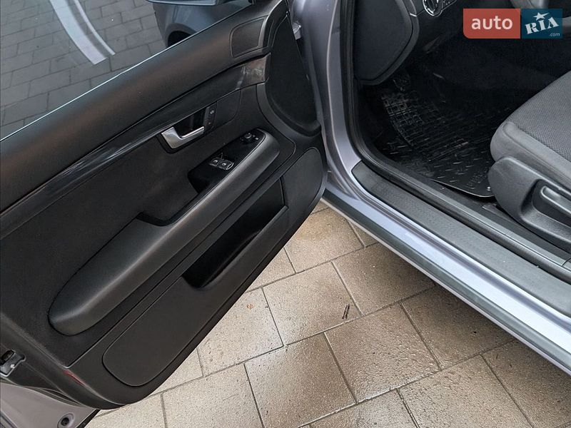 Седан Audi A4 2004 в Калуше