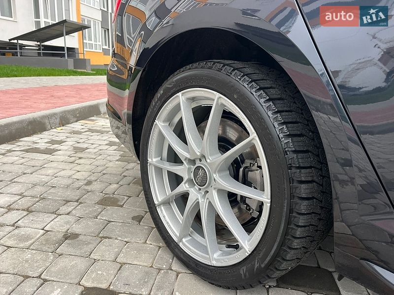 Седан Audi A4 2017 в Виннице