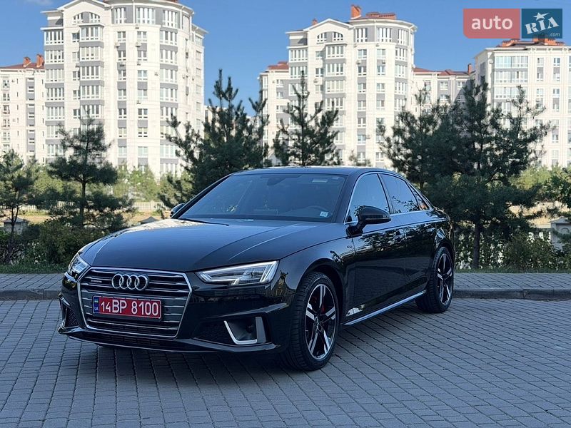 Седан Audi A4 2017 в Ивано-Франковске